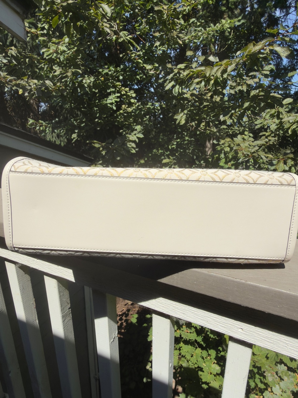 Michael Kors Cream and Gold Logo Tote with Branded Strap - Picture 5 of 7